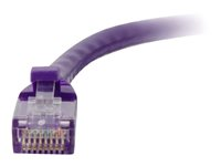 C2G Cat5e Booted Unshielded (UTP) Network Patch Cable - Patch-kabel - RJ-45 (hane) till RJ-45 (hane) - 50 cm - UTP - CAT 5e - formpressad, hakfri, tvinnad - lila 83658